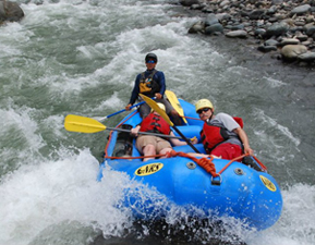 whitewater rafting in costa rica