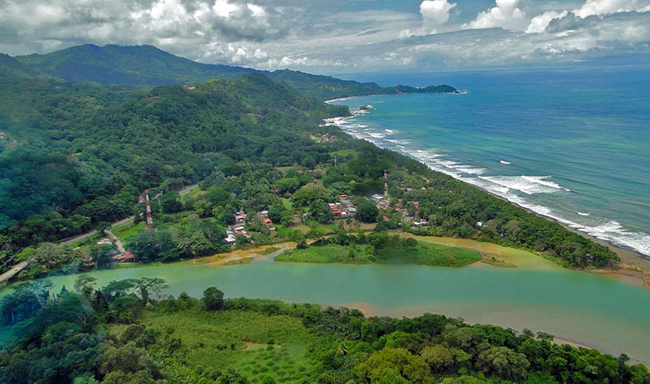 Playa Dominical Costa Rica